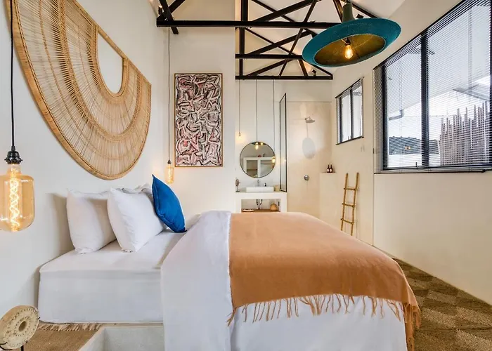Modern Designer Loft In The Heart Of アパート