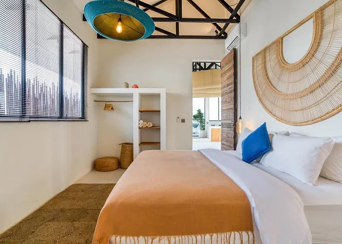 Modern Designer Loft In The Heart Of *