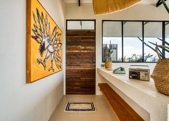 Modern Designer Loft In The Heart Of *